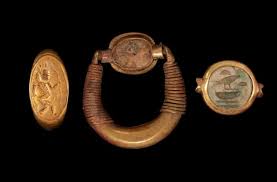 3 500 year old gold jewelry collection