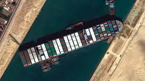 Bewegung im Suezkanal: Riesenfrachter „Ever Given“ endlich komplett  freigelegt