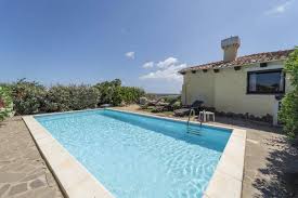 vacances avec piscine en sardaigne