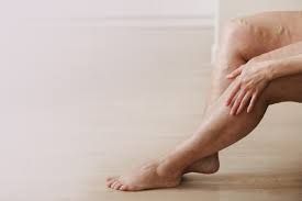 leg swelling below the knee