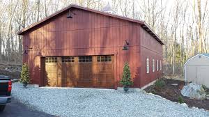 detached car garage with lift e