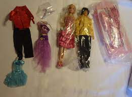 CHIC DOLLS LTD 2 Dolls Dancing Runway Fashion Playset Clothes NIB Toys 