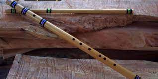 Suling adalah alat musik tradisional sunda yang terbuat dari bambu dan dimainkan dengan cara ditiup. Suling Seruling Lam Riau