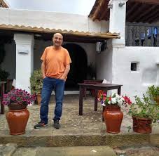 Today reggaeton superstar j balvin welcomes architectural digest for a tour of his tranquil colombian home. Ibiza Affare In Dieser Villa Kam Hc Strache Ins Straucheln Welt