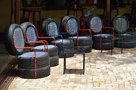 For this, you can also choose the base of a stool or broken chair. 7 Cheap And Creative Ways To Repurpose Old Tires