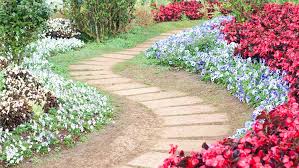 4 Steps To A Romantic Backyard Pathway