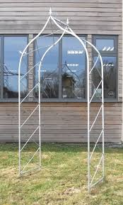 Gothic Cross Bar Rose Arch With Finials