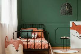 colors that go well with forest green