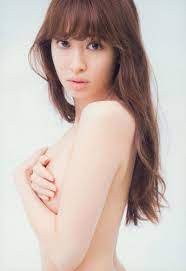 小嶋陽菜ヌード画像 こじはるヌード解禁！手ブラ＆ハミ乳画像 - 裏ピク