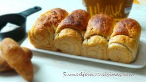 She uses a special ingredient tangzhong which is a creamy cooked form of flour + milk. Whole Wheat Hokkaido Tangzhong Milk Bread Rolls Sumod Tom Z Fusion Cuisines