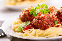 What do they call spaghetti and meatballs in Italy?