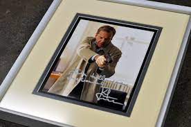 how to frame your autographed photos