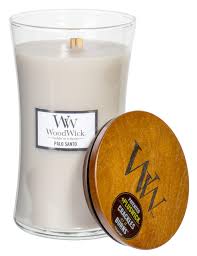 While 3 wick candles may burn a little faster than single wick candles, there are still a ton of reasons to buy a 3 wick candle. Amazon Com Woodwick Palo Santo Scented Crackling Wooden Wick Hourglass Candle In Clear Glass Jar Large 21 5 Oz Home Kitchen