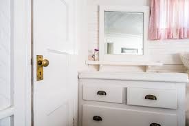 10 small apartment bathroom ideas to
