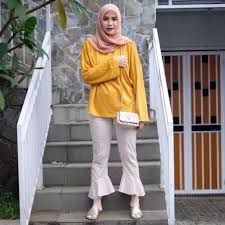 16+ model gamis katun jepang polos cantik via gaya hijab syar'i ineke koesherawati, cocok buat `mahmud via www.dream.co.id. Baju Kuning Cocok Dengan Jilbab Warna Apa Blog Sintesa