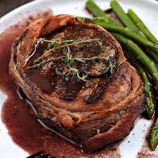 bacon wrapped filet mignon with red