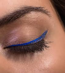 how to apply blue eyeliner