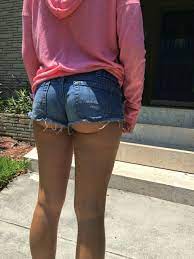 Candid shorts teen ass