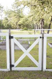 15 simple diy garden fence ideas you