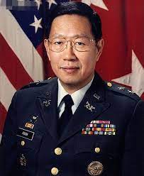 他是美國首位華裔軍官，騙殺志願軍喊出「我是中國人」讓國人心寒- 每日頭條