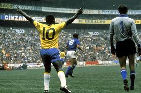 Pelé odehrál jednu polovinu za cosmos, druhou pak za santos. Copa Da 1970 Os 45 Toques De Pele Na Final