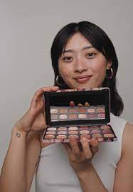 makeup revolution flawless allure forever eyeshadow palette