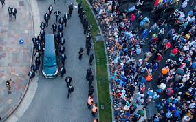 Feminine argentinas) are people identified with the country of argentina. Diego Is The People Thousands Honour Maradona In Argentina After Death National Globalnews Ca