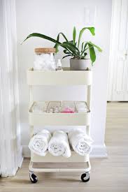 organize a bathroom without drawers