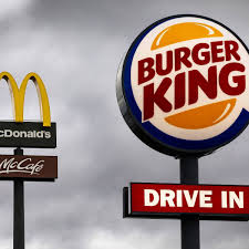 Aktuell ist er der king der monats im september. Burger King Macht Werbung Fur Mcdonald S Das Steckt Dahinter Berliner Morgenpost