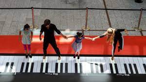 top 10 giant piano performances