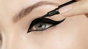 how to get the perfect cat eye in 5