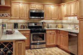 See more ideas about maple kitchen, maple kitchen cabinets, kitchen remodel. Kitchens With Honey Maple Cabinets Park Avenue Honey Maple Kitchen Cabinets Main Image Maple Kitchen Cabinets Solid Wood Kitchen Cabinets Kitchen Renovation