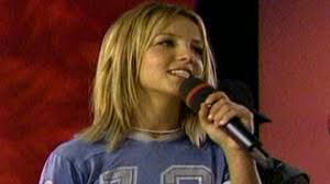 I did it again 2000 showcase @ paris,. Britney Spears Media Britney Spears Interview Tv News Appearances 2000