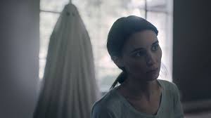 Daddy, can we pay the ghost? A Ghost Story Netflix