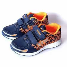 kids lace up sports shoes size 5 10