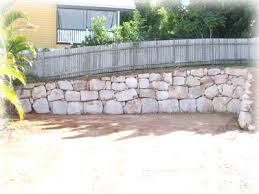 retaining wall boulder types