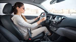 Hướng dẫn chi tiết khởi động xe ôtô đúng cách cho người mới tập lái | Tin  tức mới nhất 24h - Đọc Báo Lao Động online - Laodong.vn