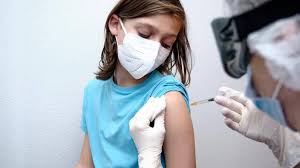 Vacinação em crianças é segura? Calendário fica travado após ordem da Anvisa