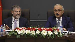 Son dakika: Hazine ve Maliye Bakanı Nureddin Nebati görevi devraldı:  Önceliğimiz yüksek faiz değil, yatırım ve istihdam olacak - Küçük Altın