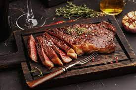 Medium Rare Striploin Steak gambar png