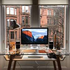 Minimalsetups is your source for workspace and office inspiration. Top 8 Minimalist Desk Setup Ideas From Influencers Around The Web Swagger Magazine