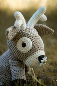 The 4 colours of yarn you will need are light brown, dark brown, black and red. Birch Is A Curious Little Deer Who Enjoy Cuddles By The Fireplace And Listening For Loons By The Lake Birch Is Quit Crochet Amigurumi Crochet Crochet Projects