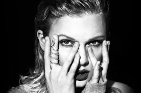 Taylor Swift Hits No 1 On Hot 100 With Years Best Streams