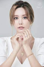t ara s qri launches her own jewelry
