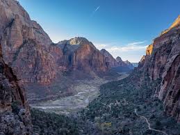 closest airports to zion national park