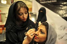 saudi women are giving the abaya a