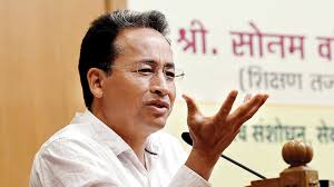 Sonam wangchuk was born in a tiny village of 5 households. Paper Knowledge Is Too Papery Feels Sonam Wangchuk