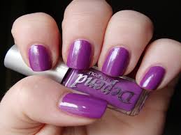 This purple nail design is another take on the new abstract nails look, which is quickly growing popular in the nail art world and it's easy to see why. Pretty Purple Nail Designs 2017 Styles Styles Art