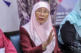 Lahir 3 disember 1952) merupakan ahli politik dan juga bekas timbalan perdana menteri wanita pertama di malaysia dan juga bekas presiden parti keadilan rakyat. Dr Wan Azizah Nacsa Developing Master Plan On Cyber Security Malaysia Malay Mail