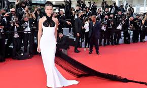 Tête d'affiche du film, léa seydoux a renoncé à se. Festival De Cannes 2021 Los Mejores Looks En La Gala De Apertura Foto 1